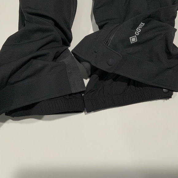 Women’s Backcountry Notchtop Gore-Tex Bibs, size L Black Overalls Pants - Picture 8 of 9